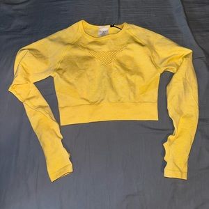 AYBL Motion Seamless Long Sleeve Crop Top & Motion Seamless Leggings Set